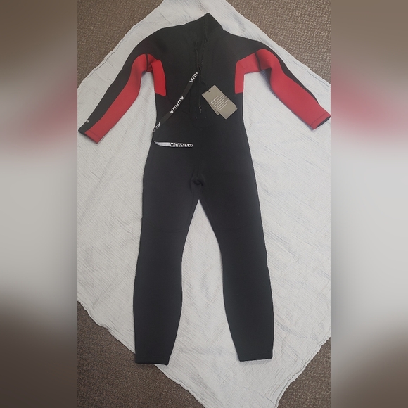 Childs wet suit - Picture 1 of 4